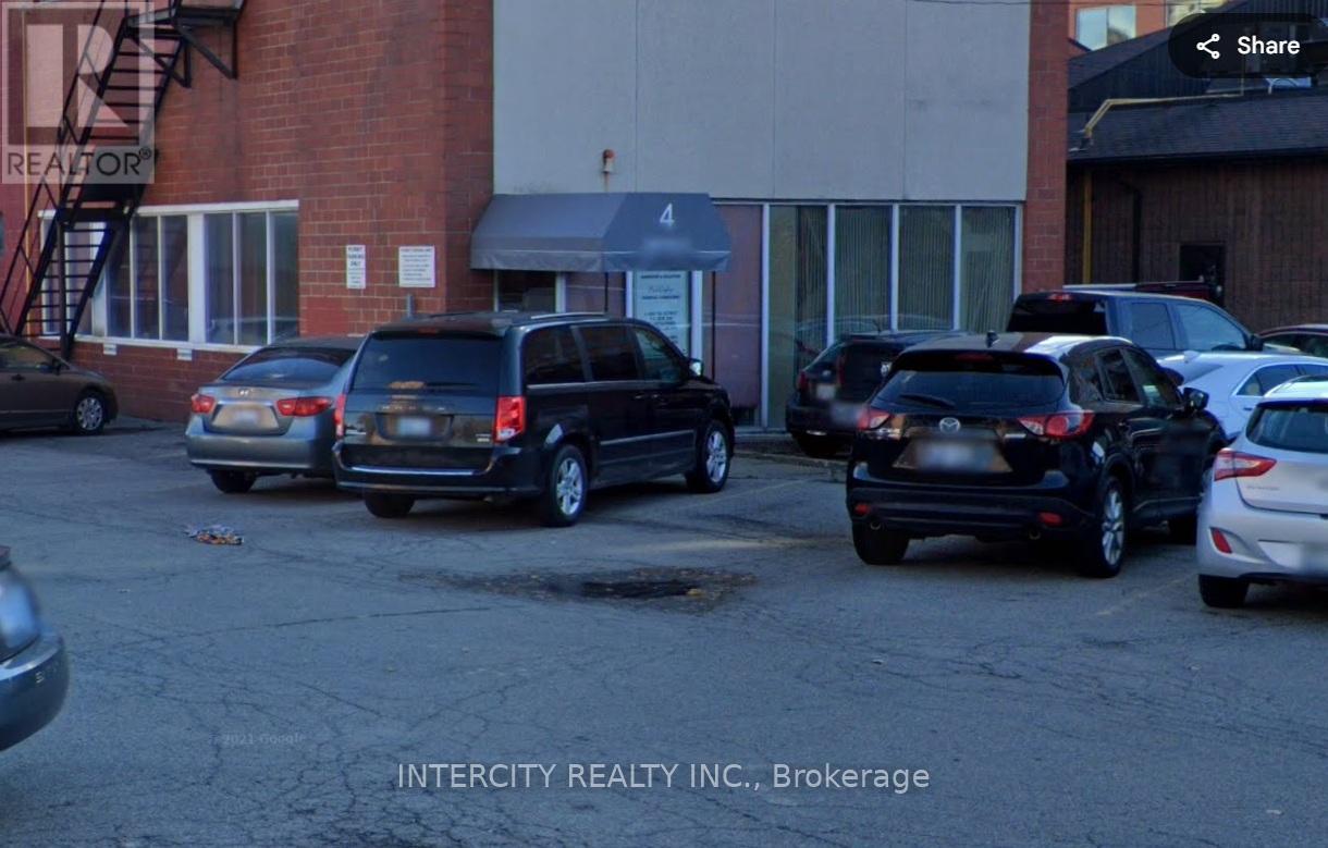 4 Centre Street Property Photo 1