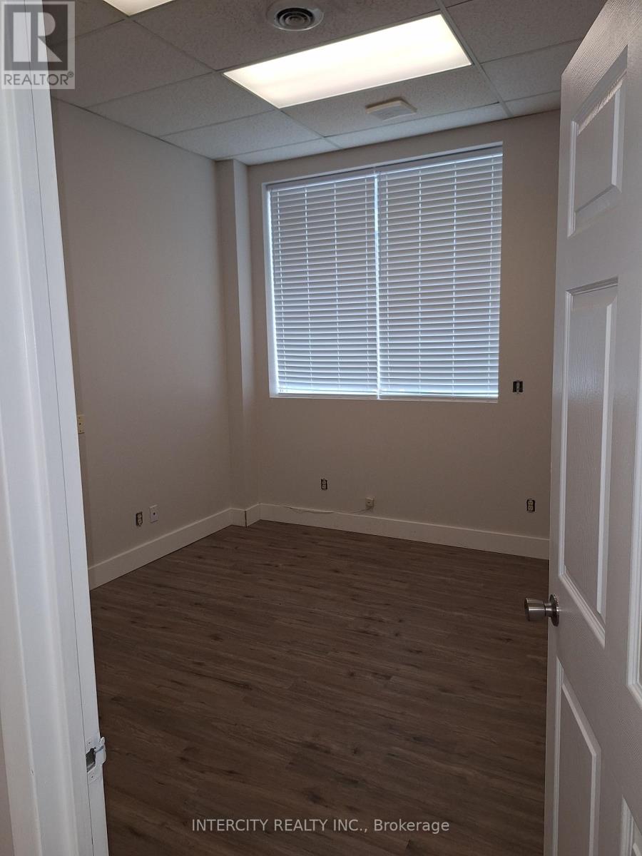 4 Centre Street Property Photo 8