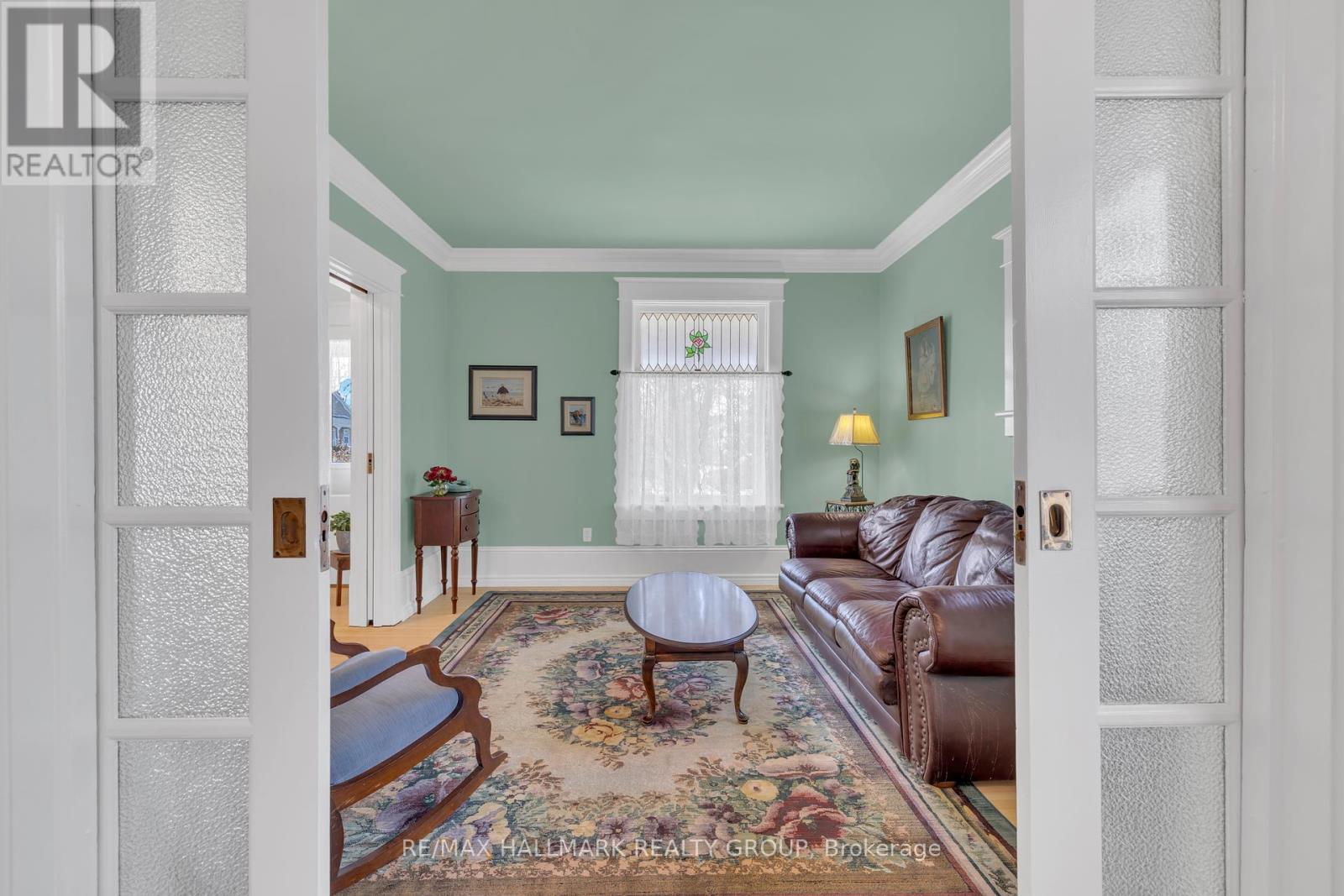 215 Thomas Street Property Photo 9