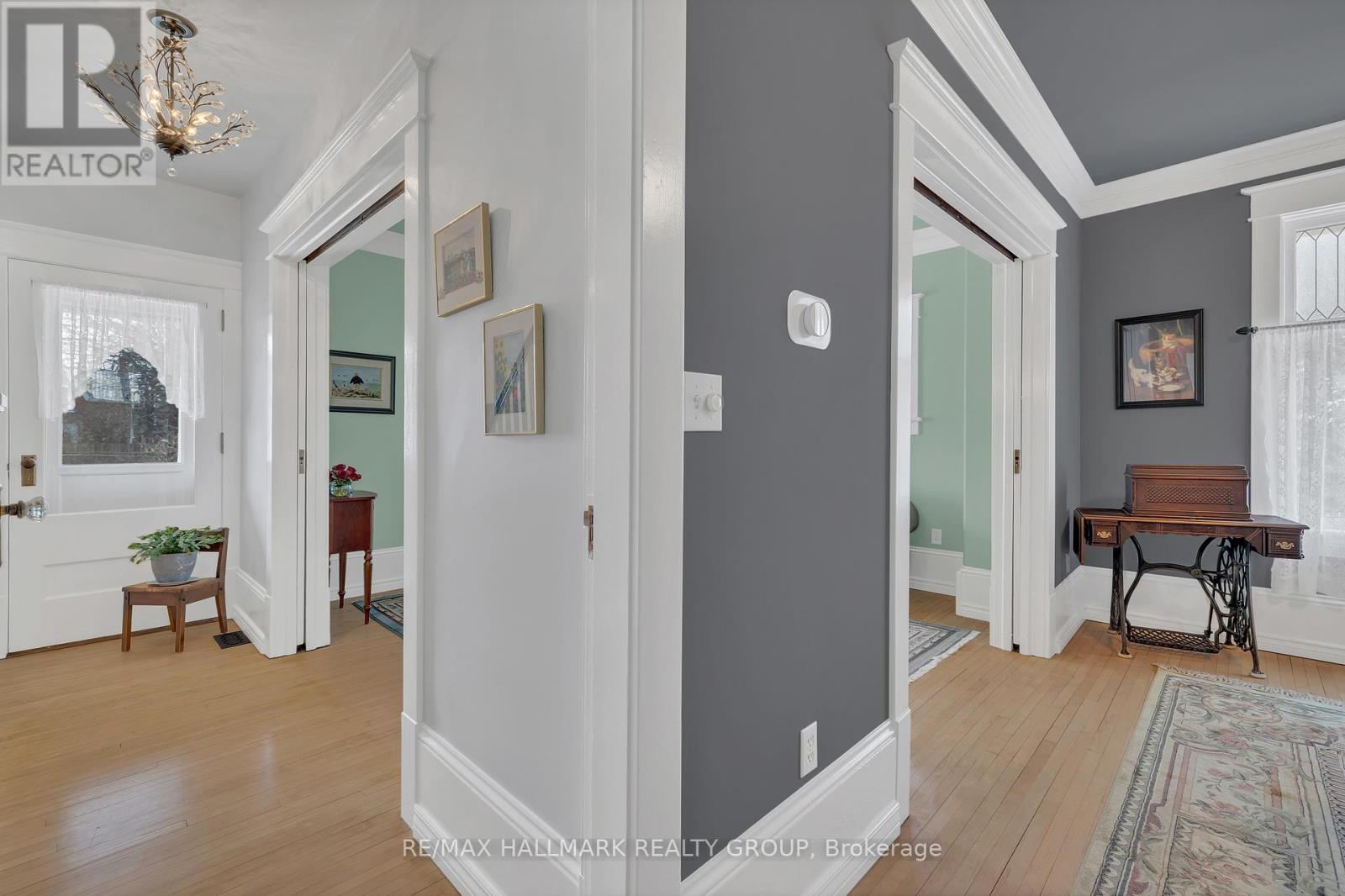 215 Thomas Street Property Photo 15