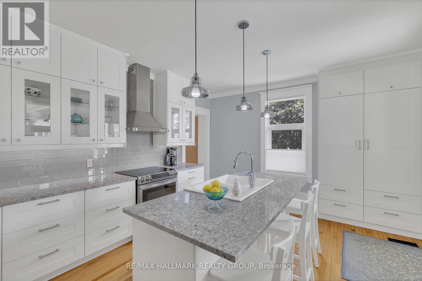215 Thomas Street Property Photo 16