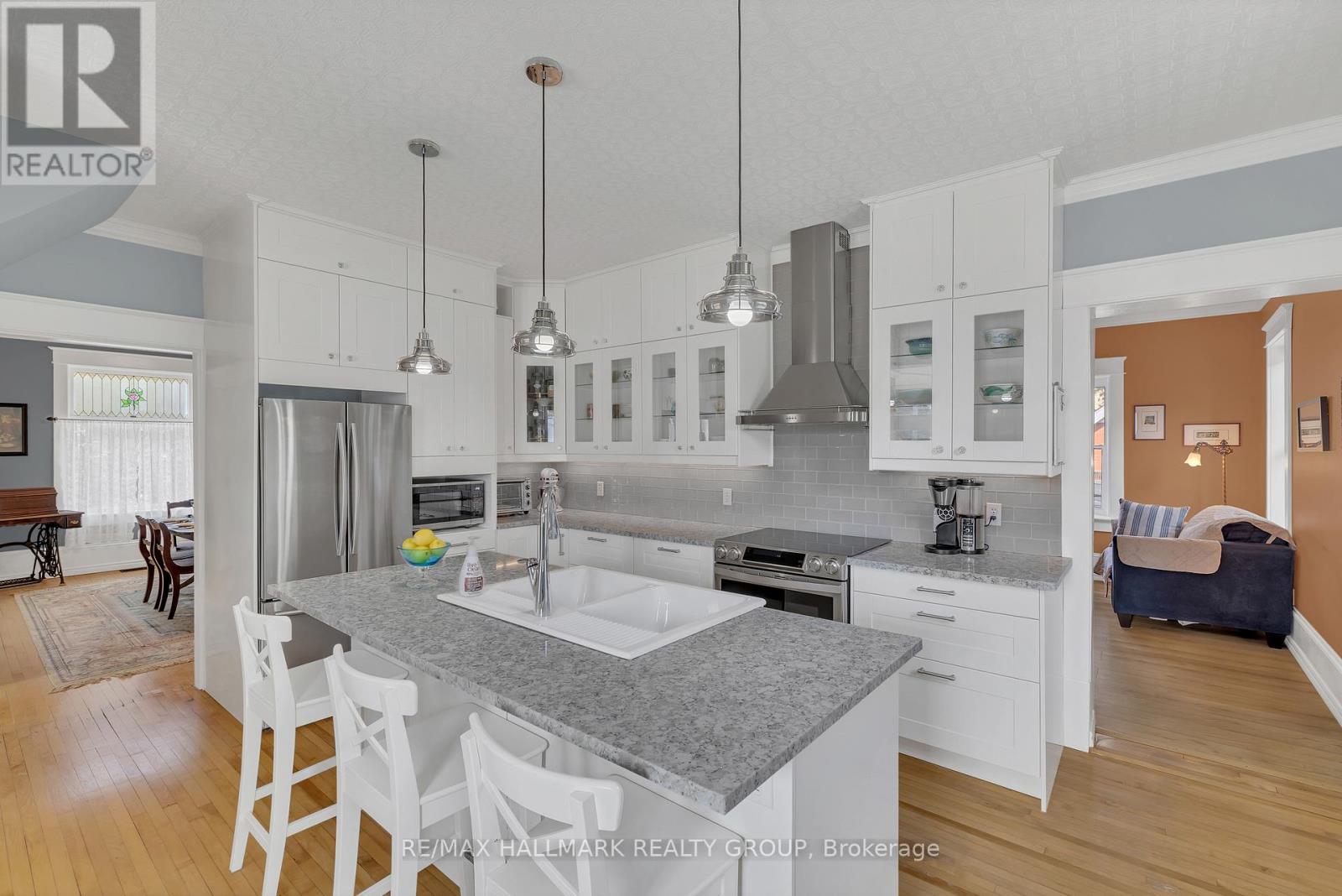 215 Thomas Street Property Photo 18