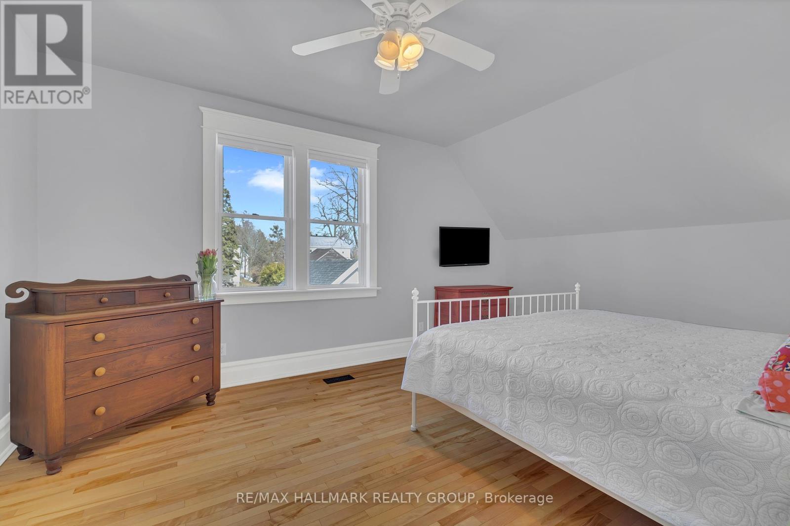 215 Thomas Street Property Photo 28