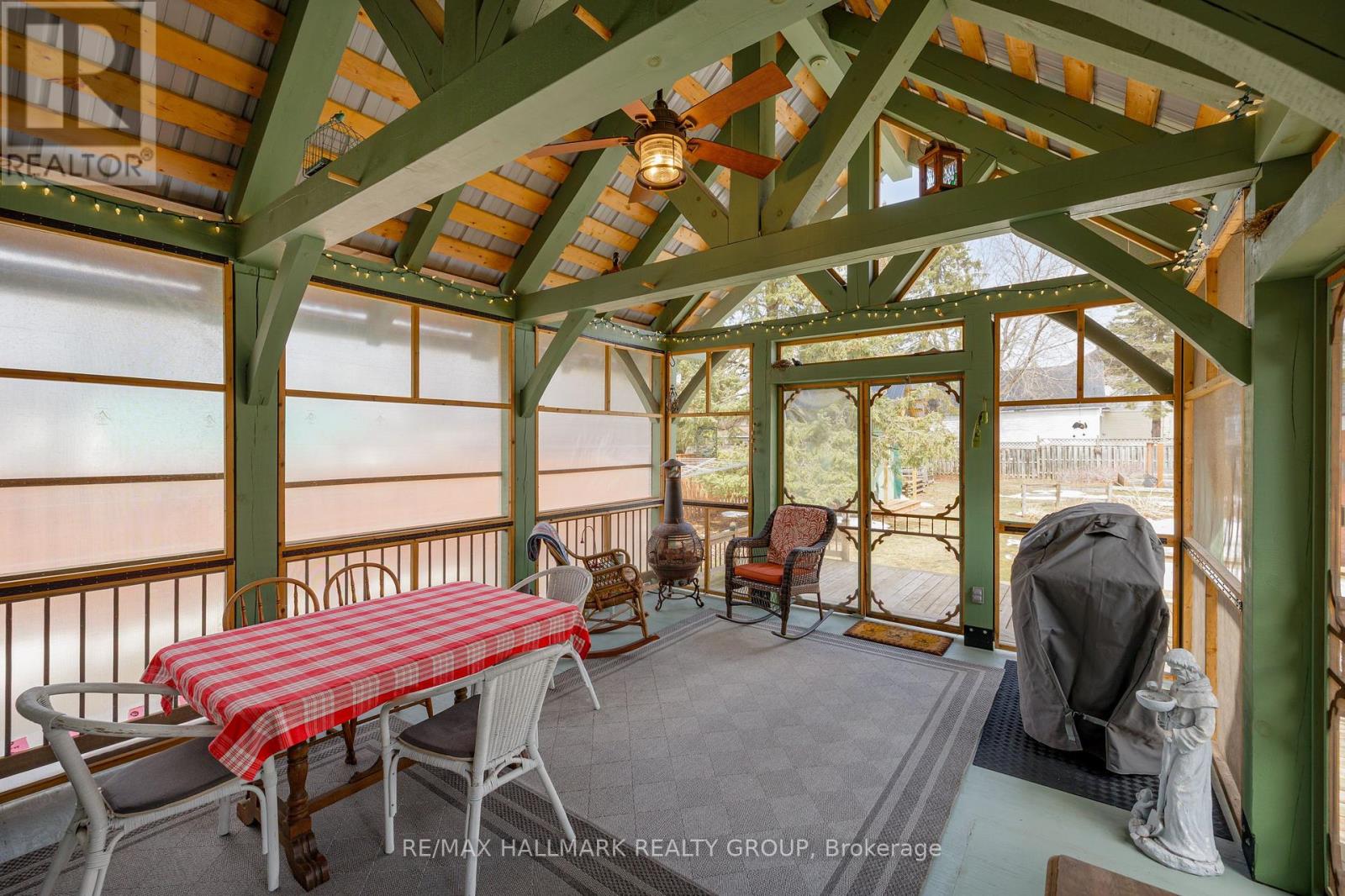 215 Thomas Street Property Photo 43