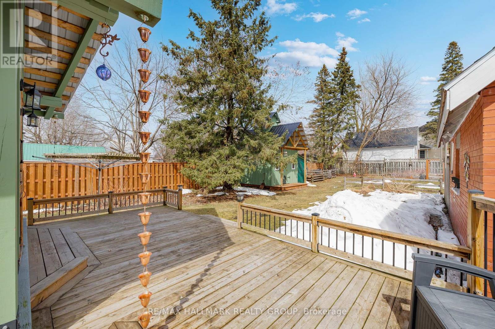 215 Thomas Street Property Photo 47