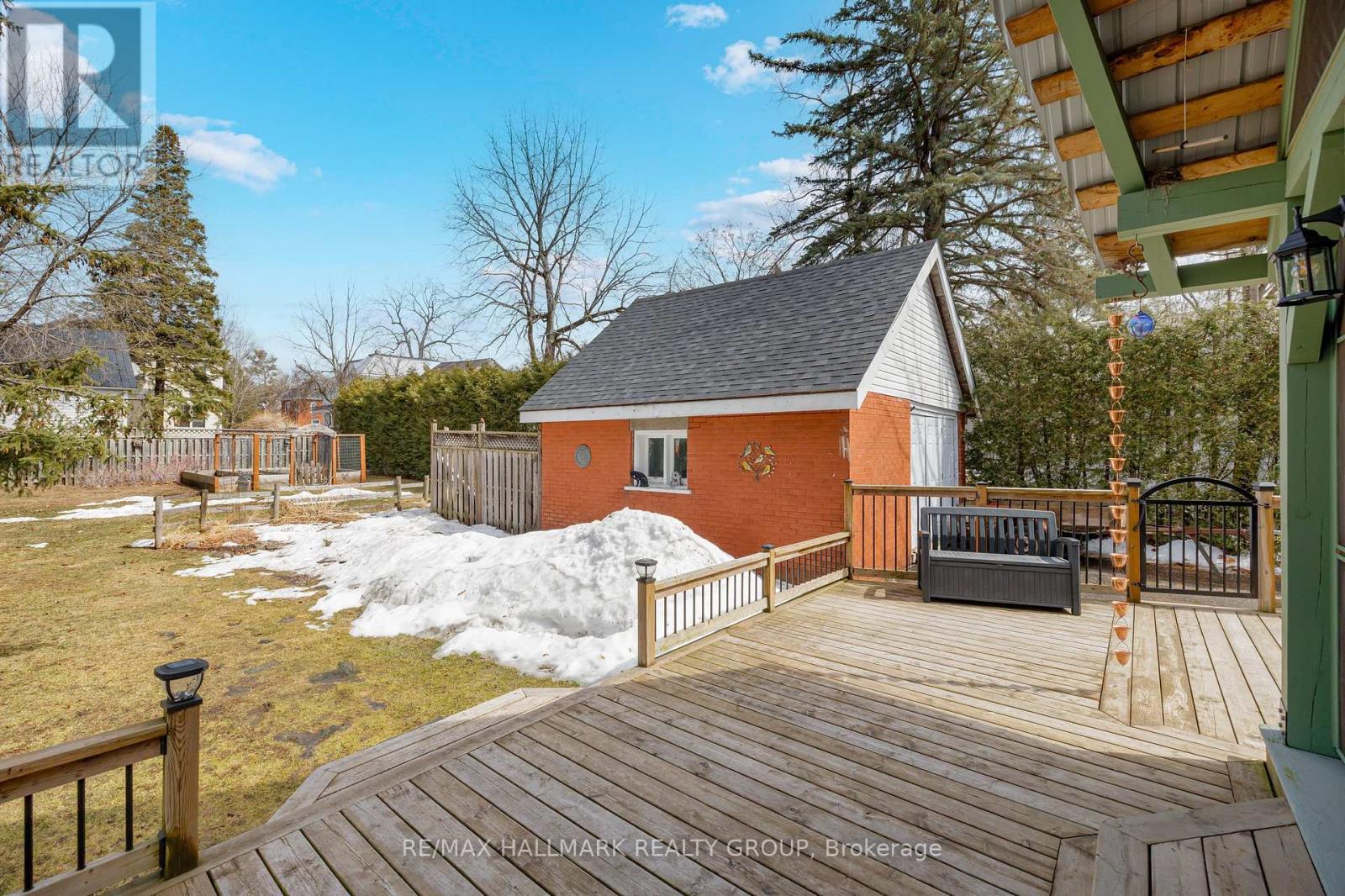 215 Thomas Street Property Photo 48