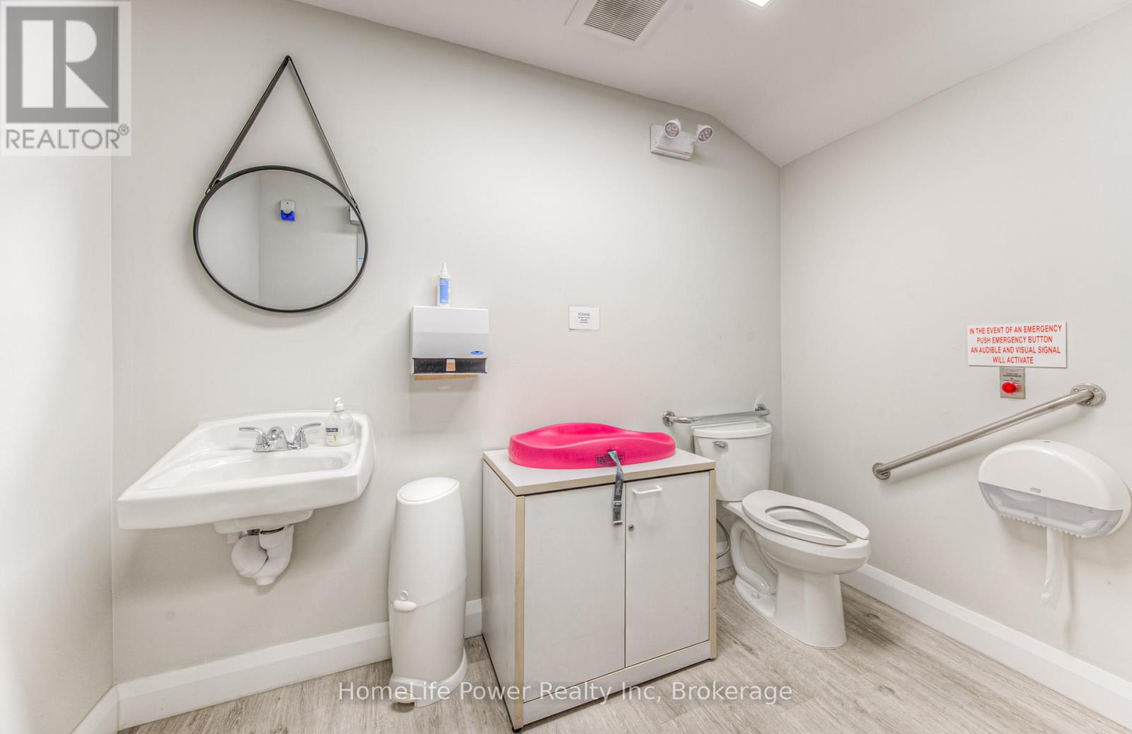 51 Benton Street Property Photo 31