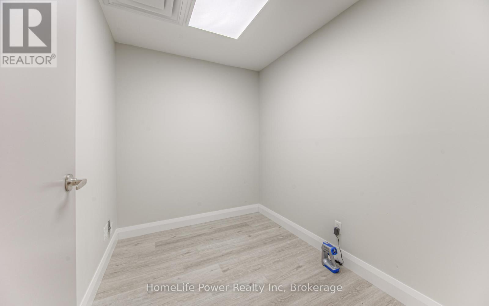 51 Benton Street Property Photo 38