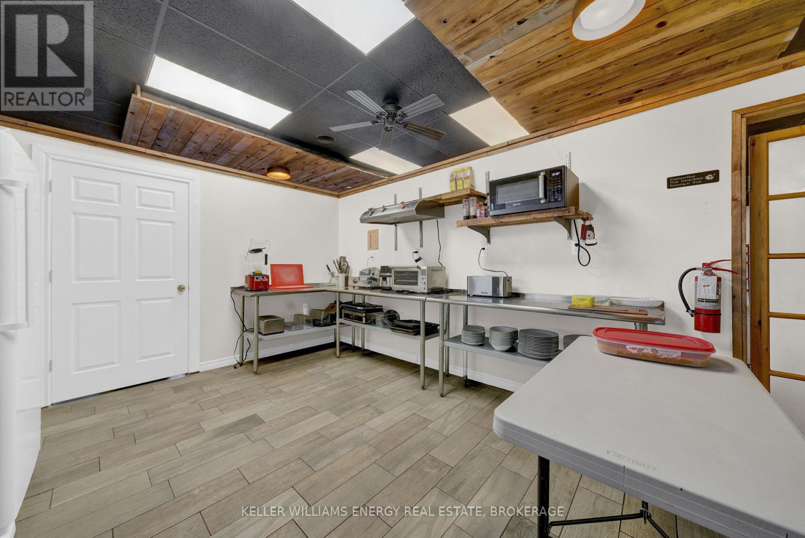 6 Stanley Street Property Photo 12
