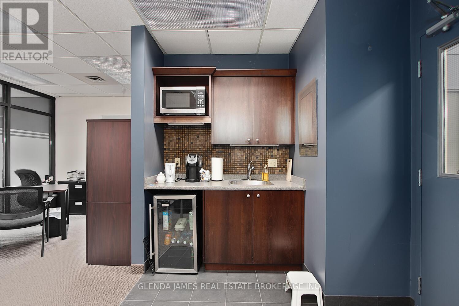 295 Wolfe Street Property Photo 8