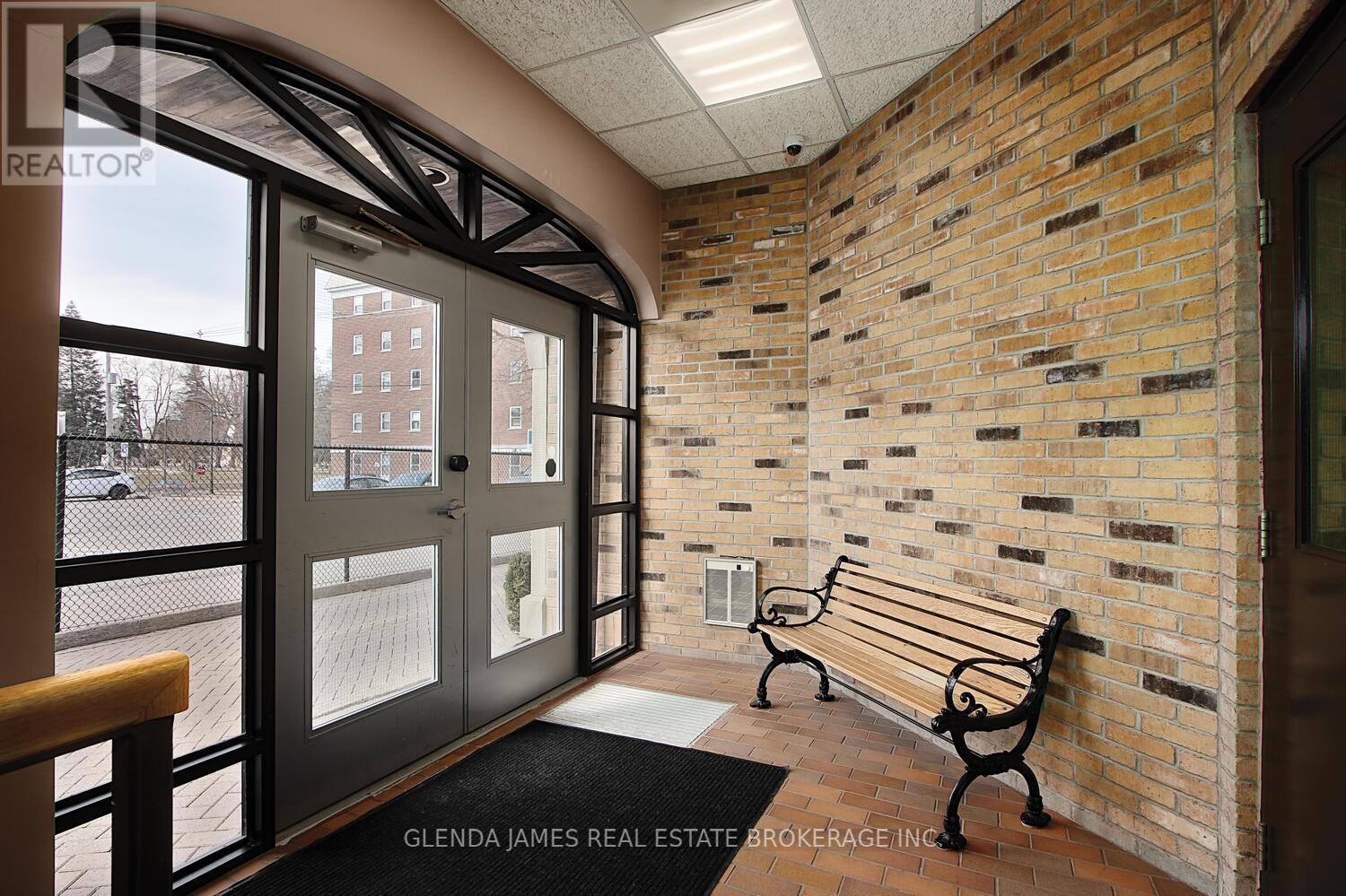 295 Wolfe Street Property Photo 10