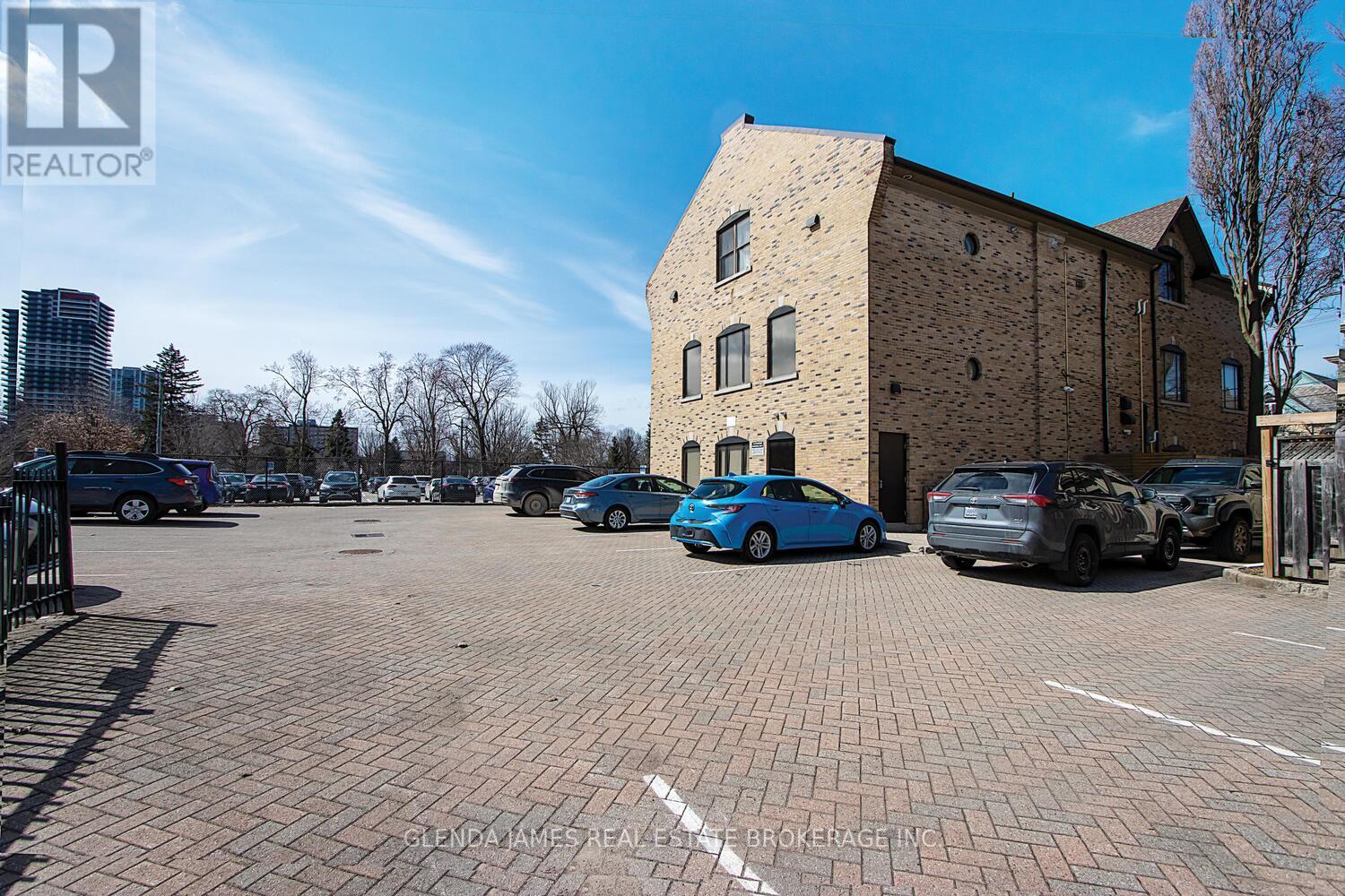 295 Wolfe Street Property Photo 14