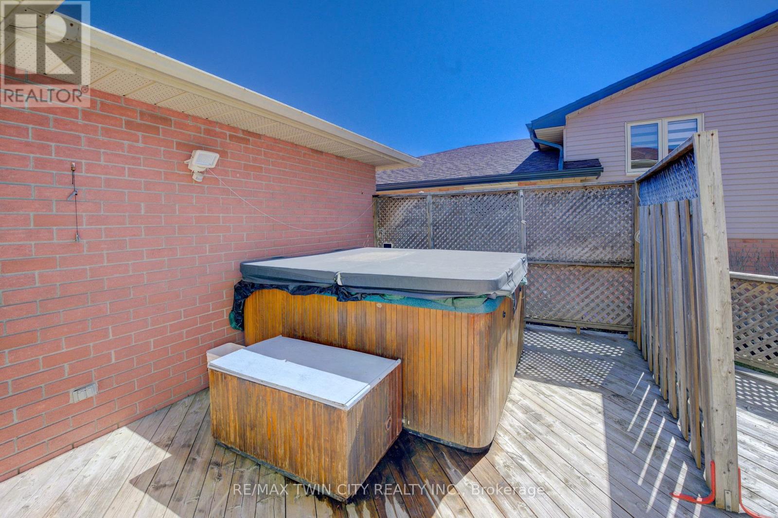489 Northlake Drive Property Photo 32