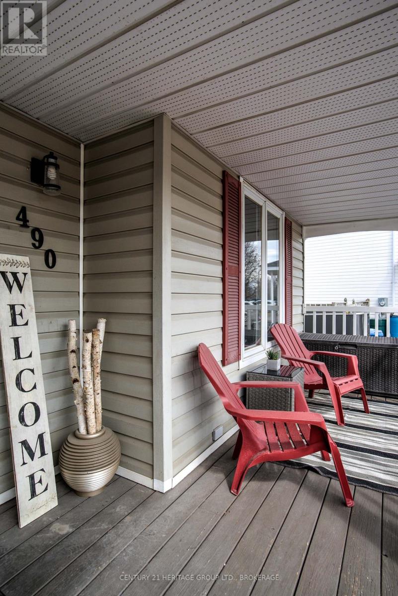 490 Grandtrunk Avenue Property Photo 10