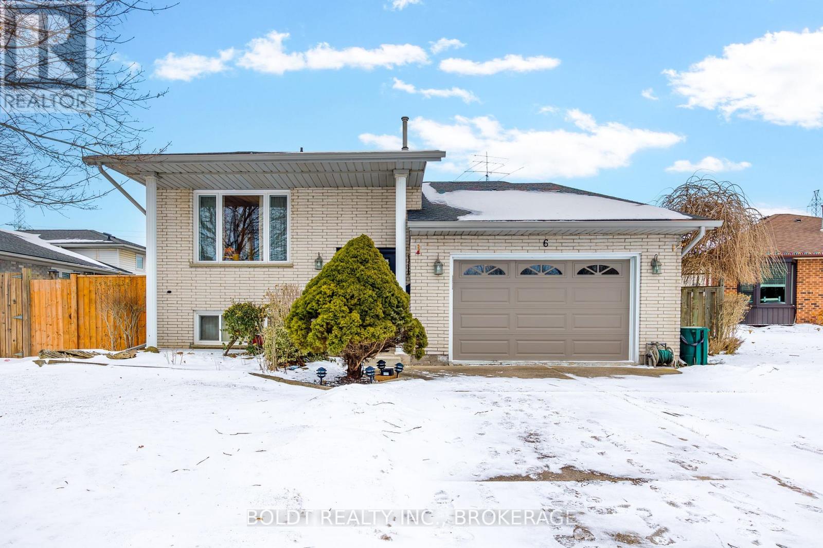 6 Stephenson Court Property Photo 1