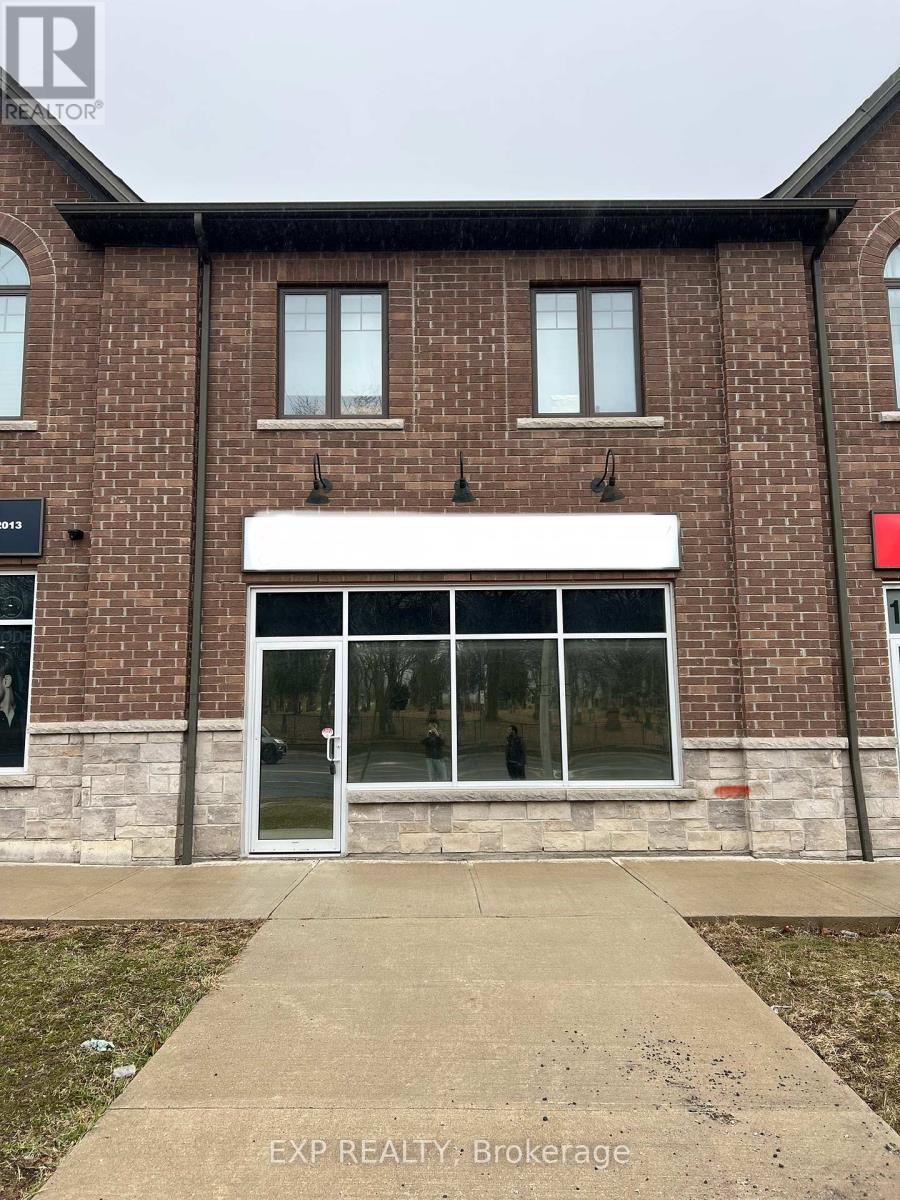 128 King Street W Property Photo 2