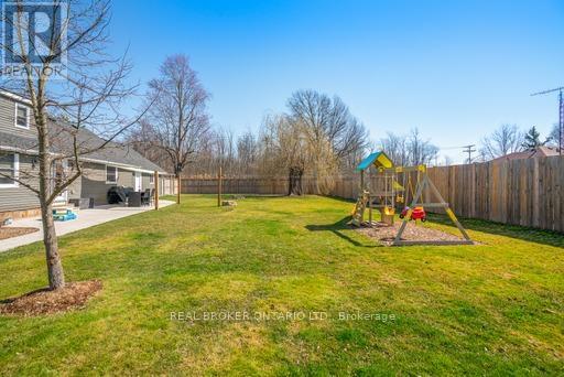 2913 Ridgemount Road Property Photo 4