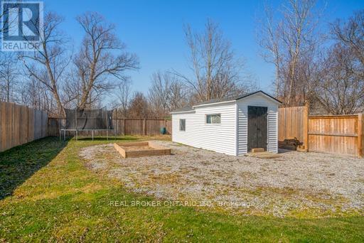 2913 Ridgemount Road Property Photo 5