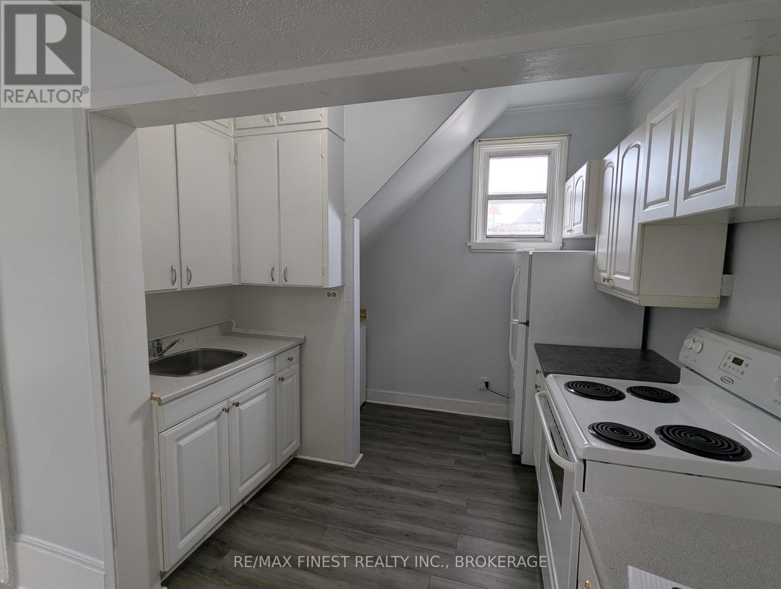 West - 11 Bridge Street Property Photo 12