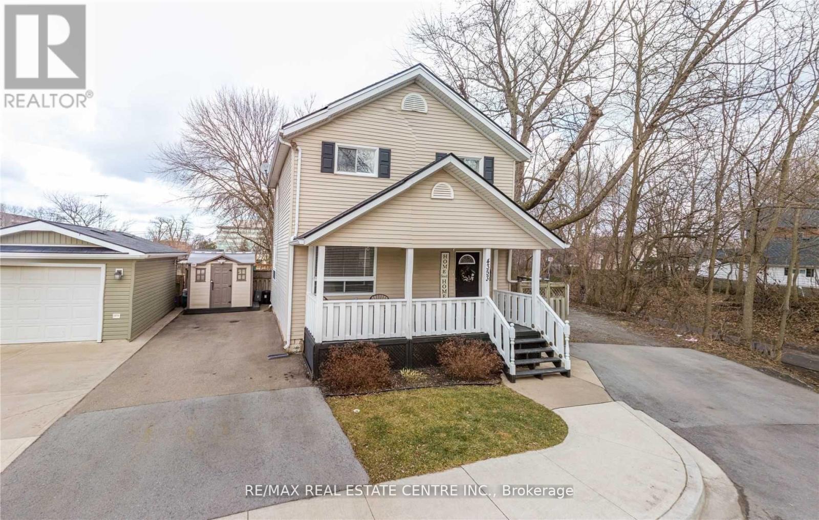 4353 ELLIS STREET Property Photo 1