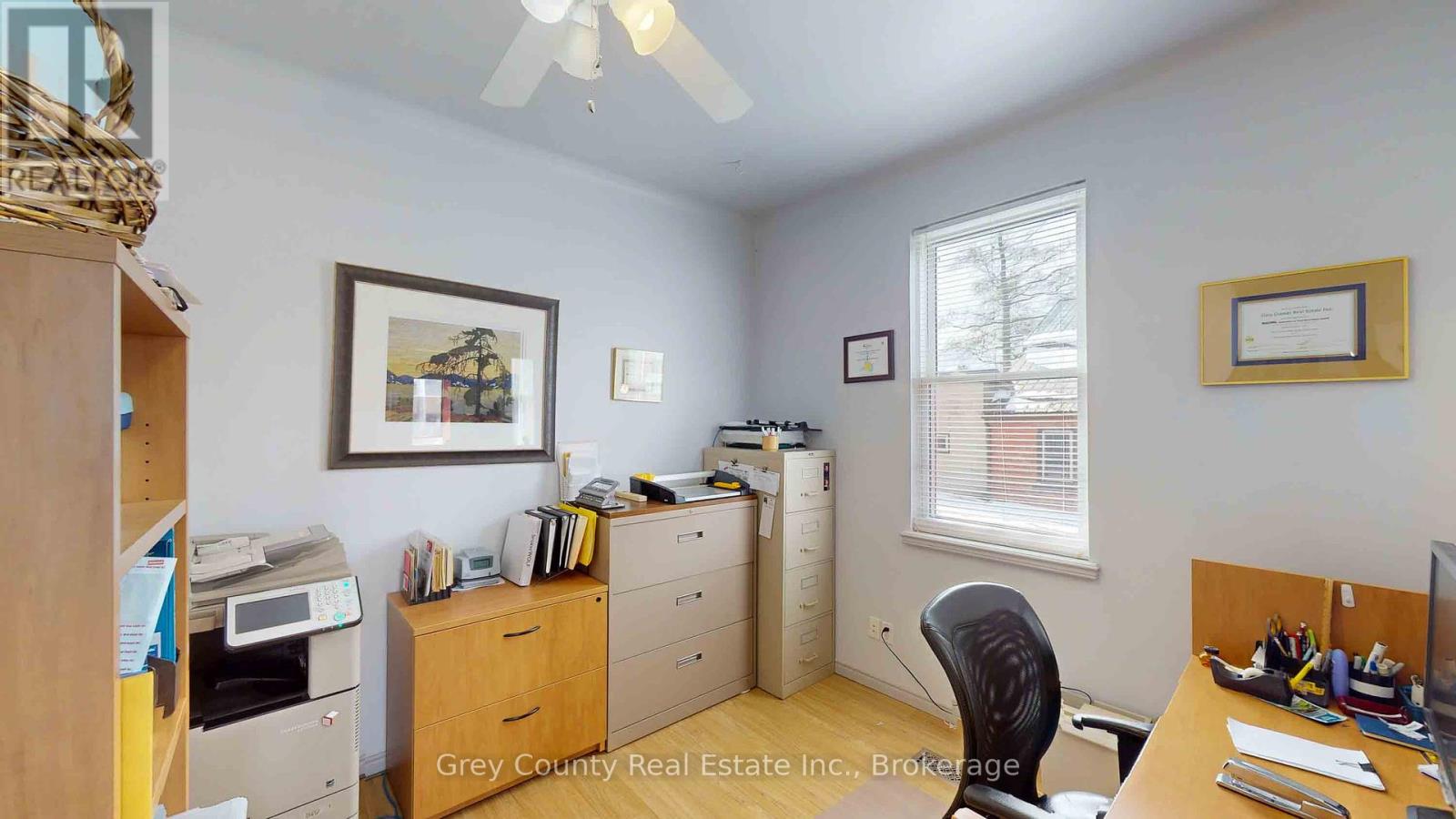 A - 39 Main Street E Property Photo 8