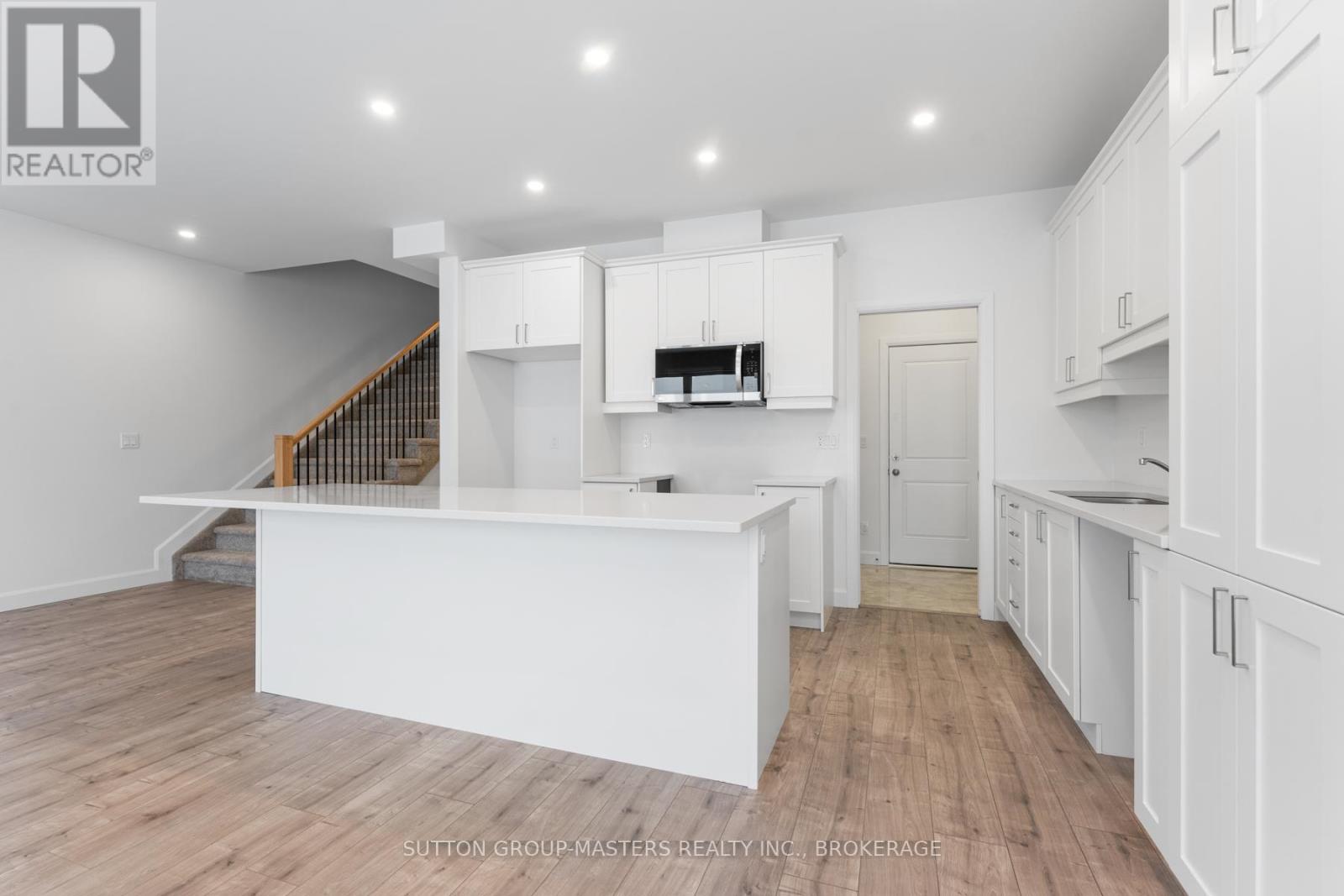 205 Superior Drive Property Photo 10