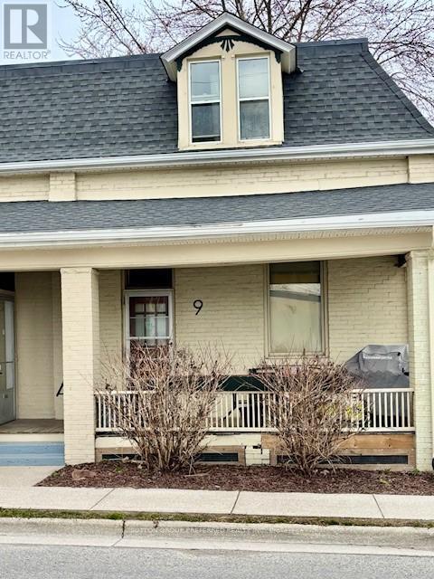 9 MCINTYRE STREET Property Photo 1