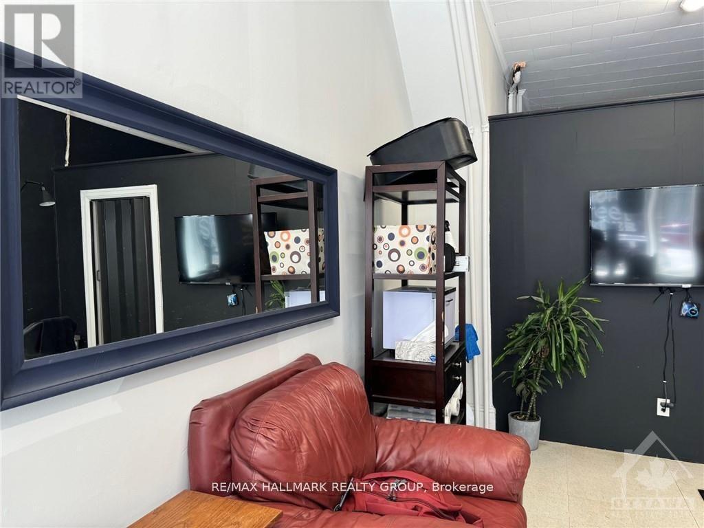 23 Gore Street E Property Photo 20