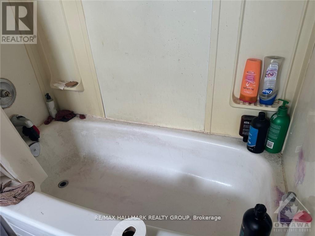 23 Gore Street E Property Photo 24