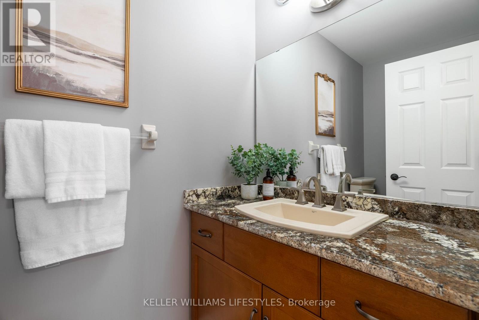 315405 31st Line Property Photo 10