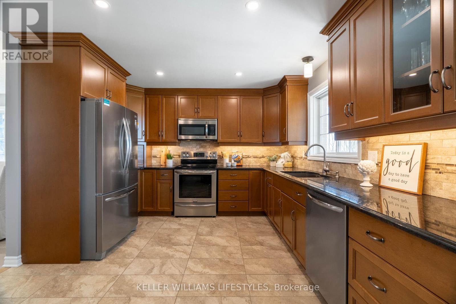 315405 31st Line Property Photo 18