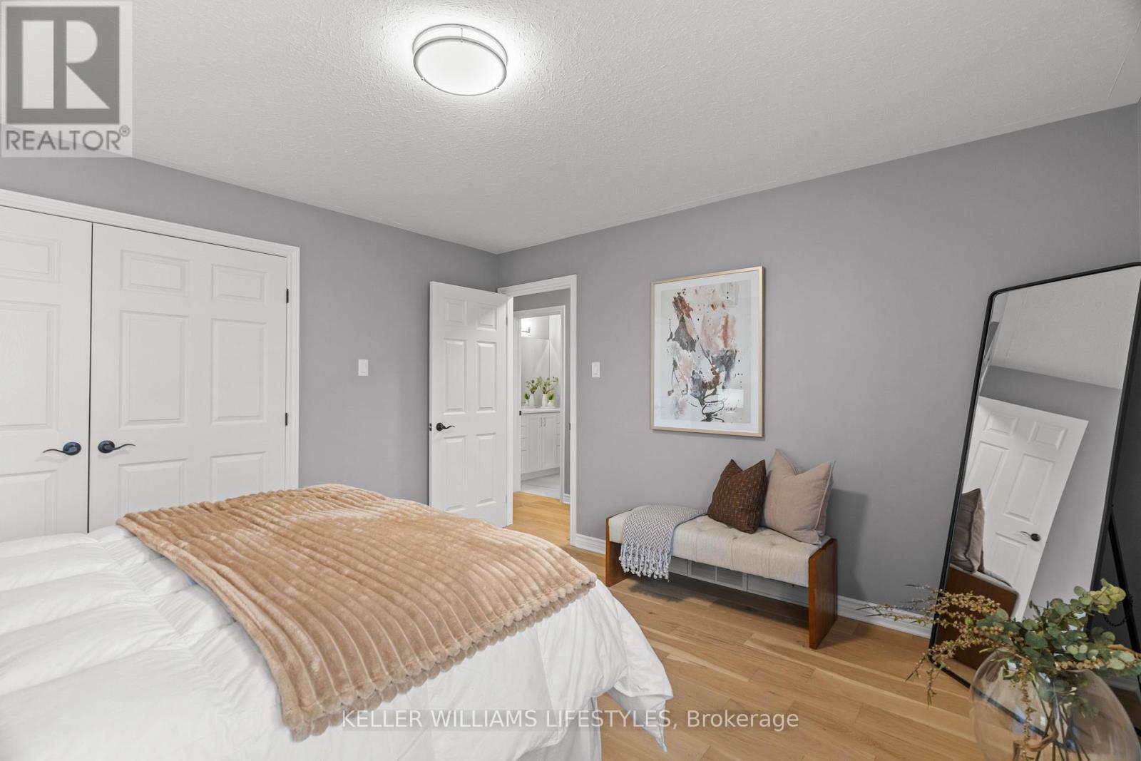 315405 31st Line Property Photo 30