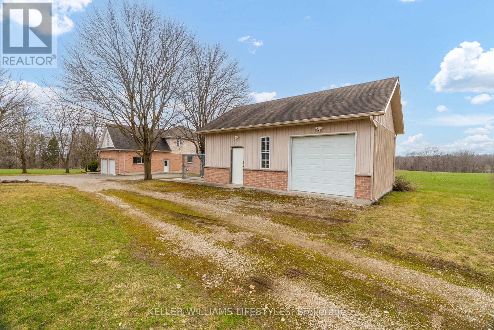 315405 31st Line Property Photo 46