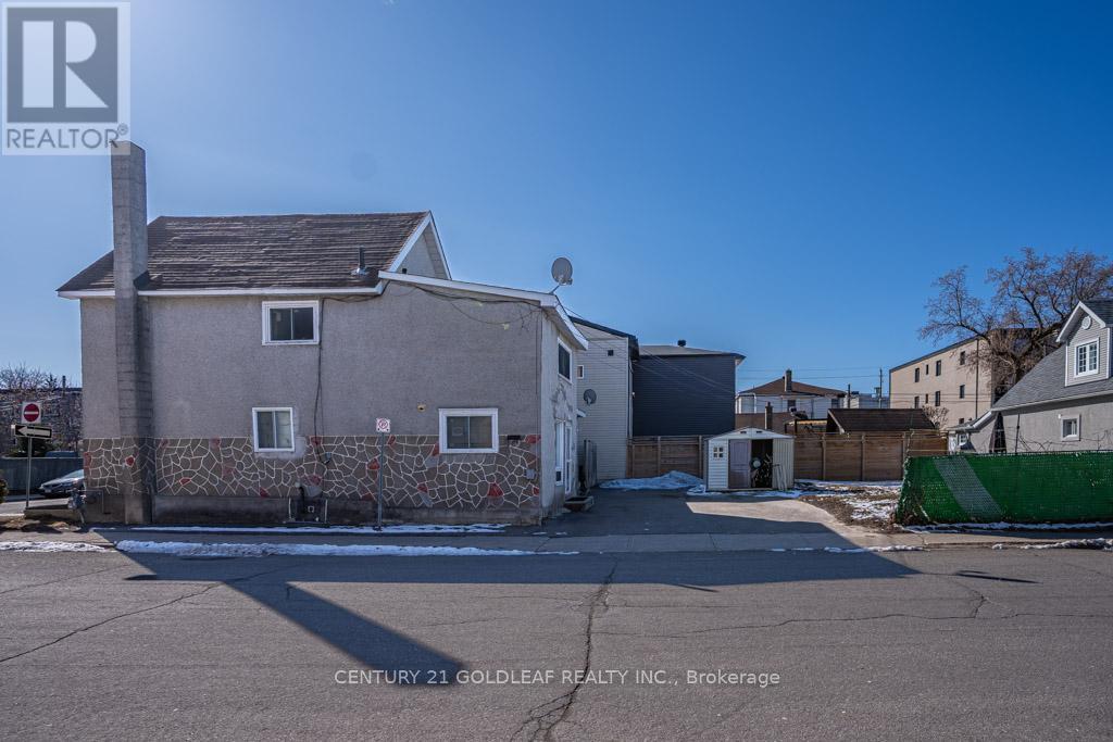176 Durocher Street Property Photo 3