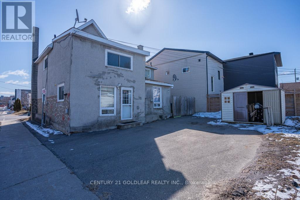 176 Durocher Street Property Photo 4