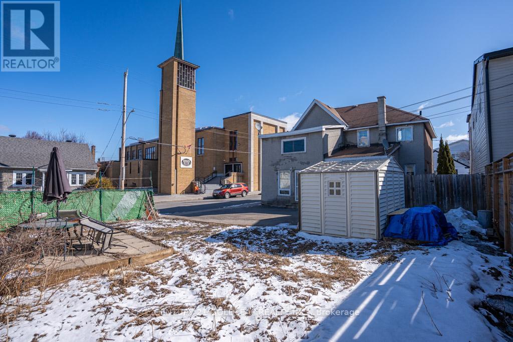 176 Durocher Street Property Photo 12