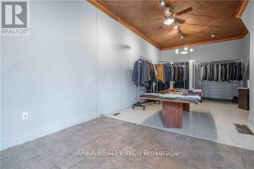 462-464 King Street W Property Photo 7