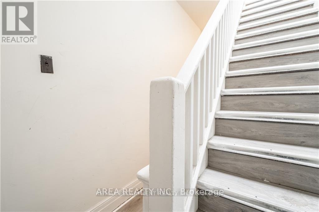 462-464 King Street W Property Photo 11