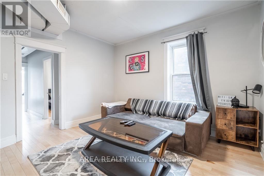 462-464 King Street W Property Photo 21