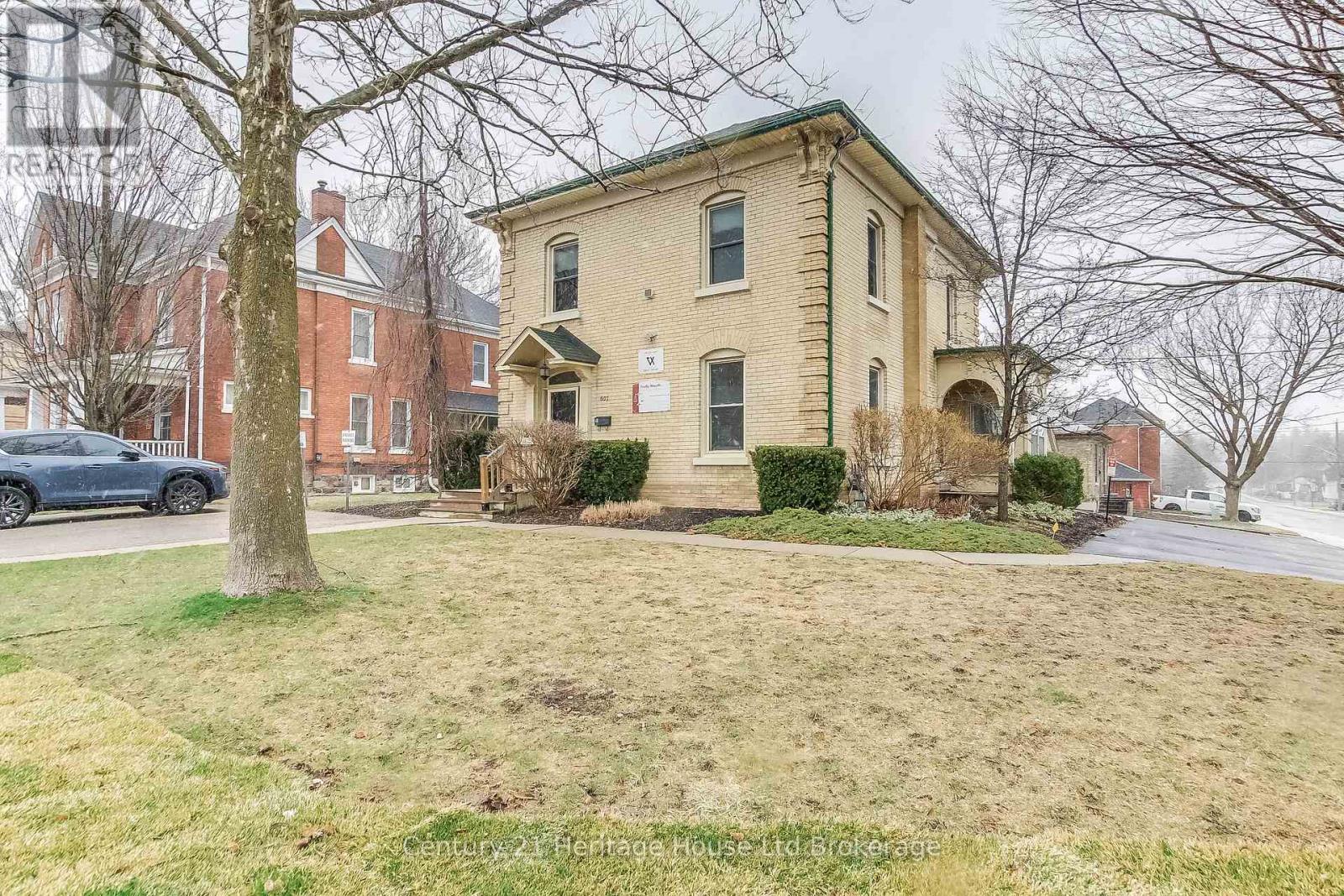 607 Princess St Property Photo 1