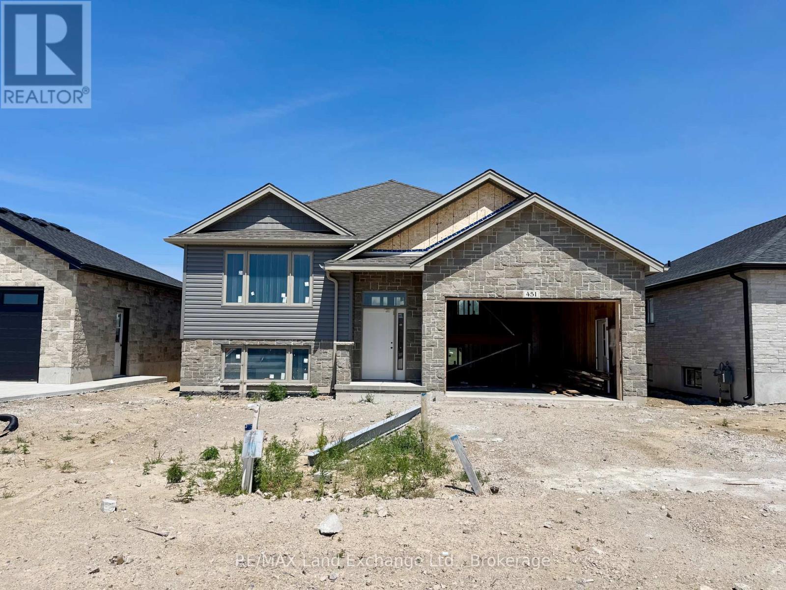 451 BURNSIDE STREET Property Photo 1