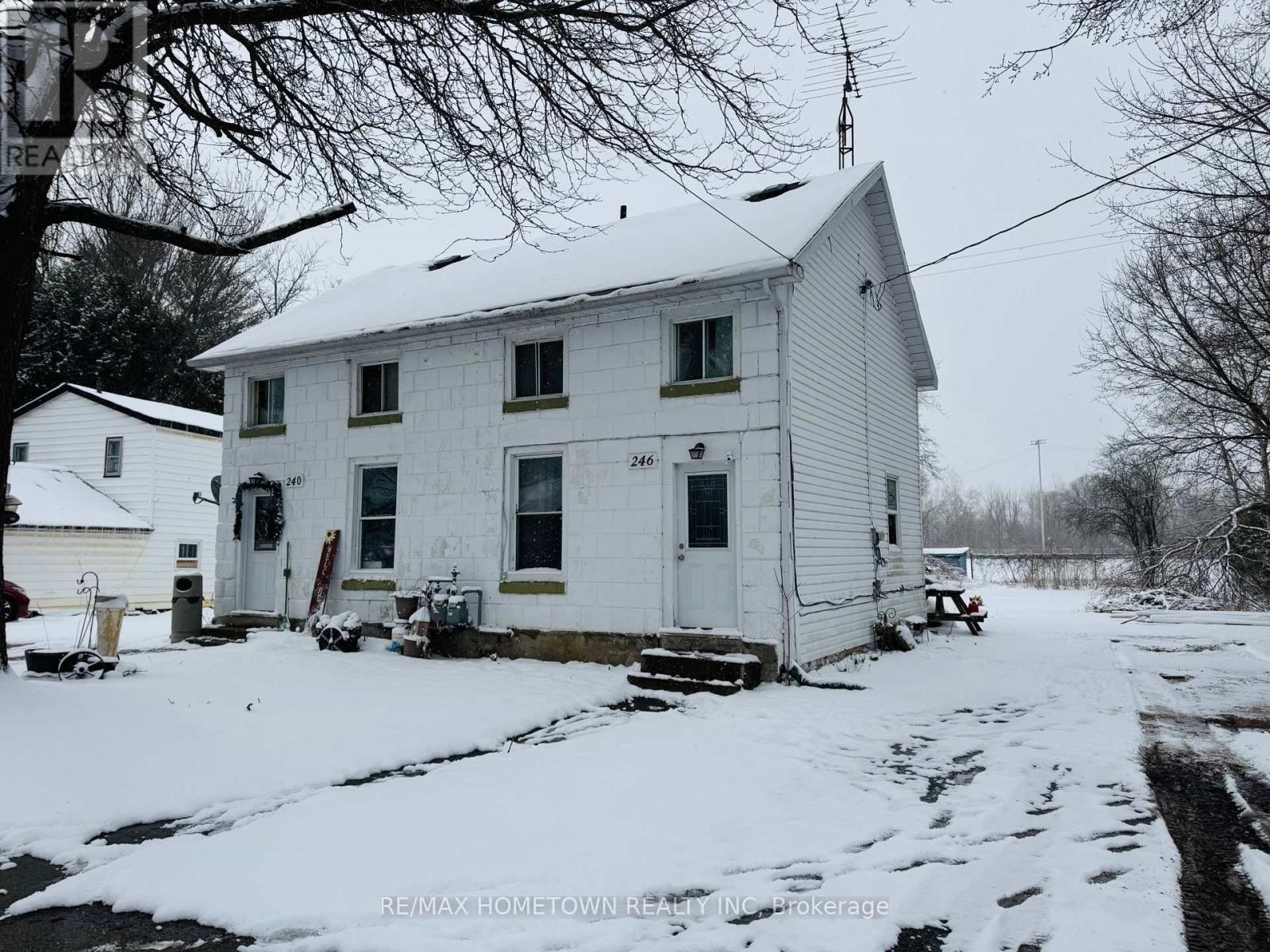 240-246 Wood Street E Property Photo 2