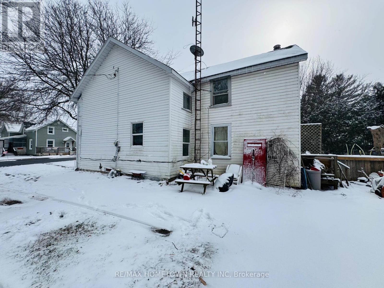 240-246 Wood Street E Property Photo 5