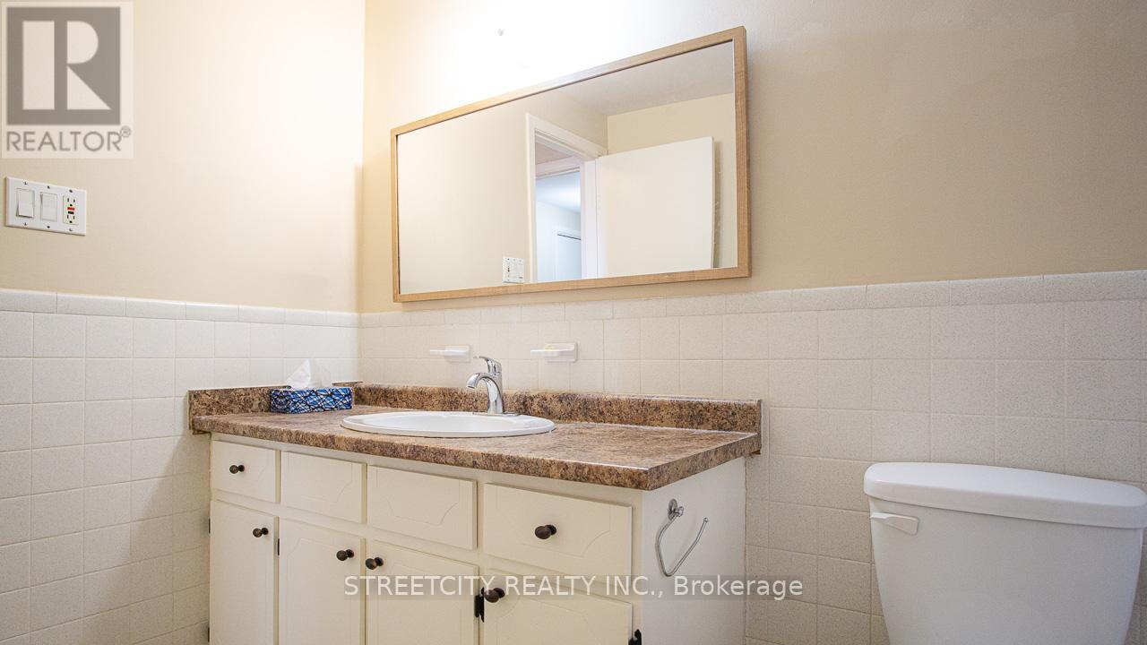 202 Homestead Crescent Property Photo 14