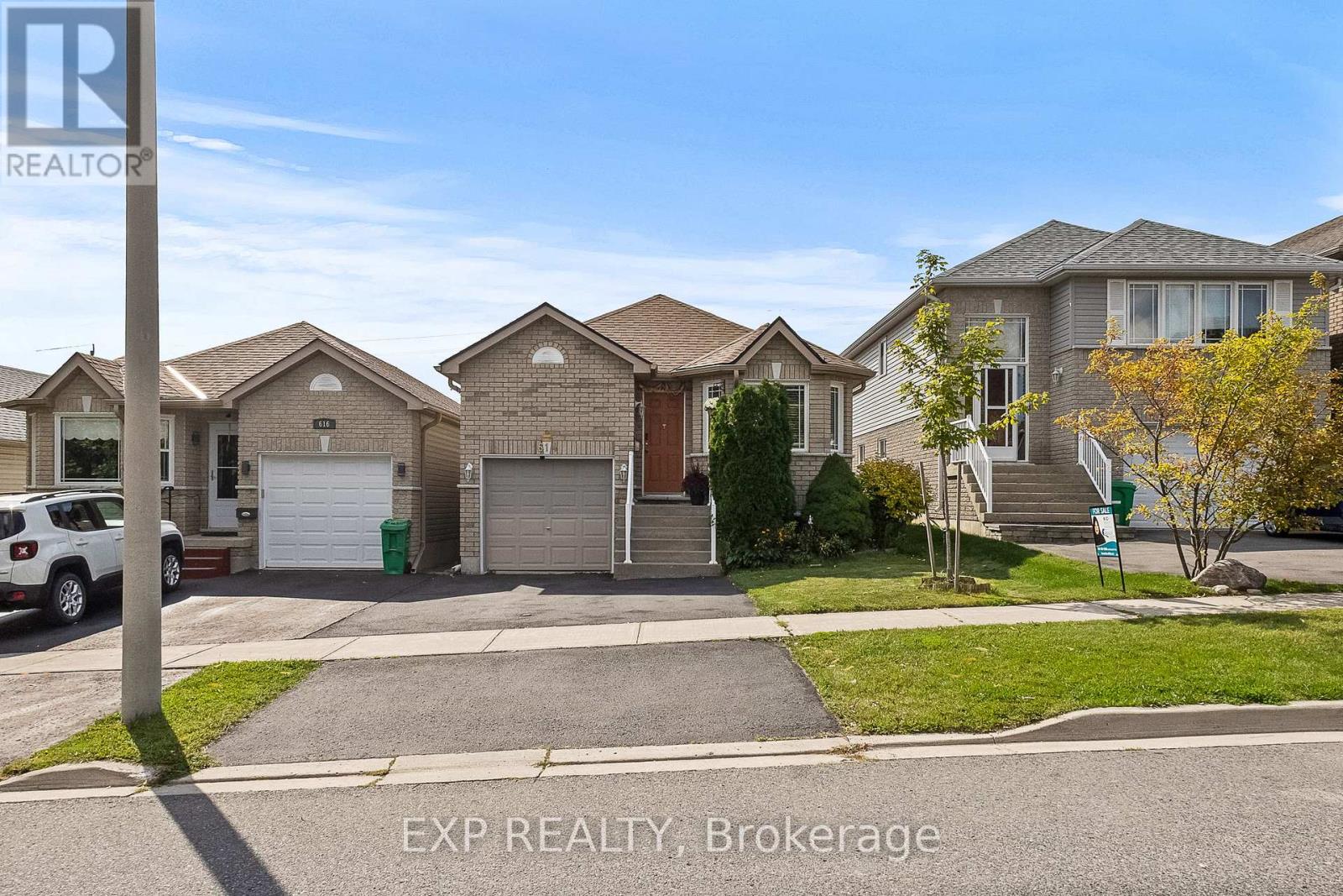 614 Clancy Crescent Property Photo 2