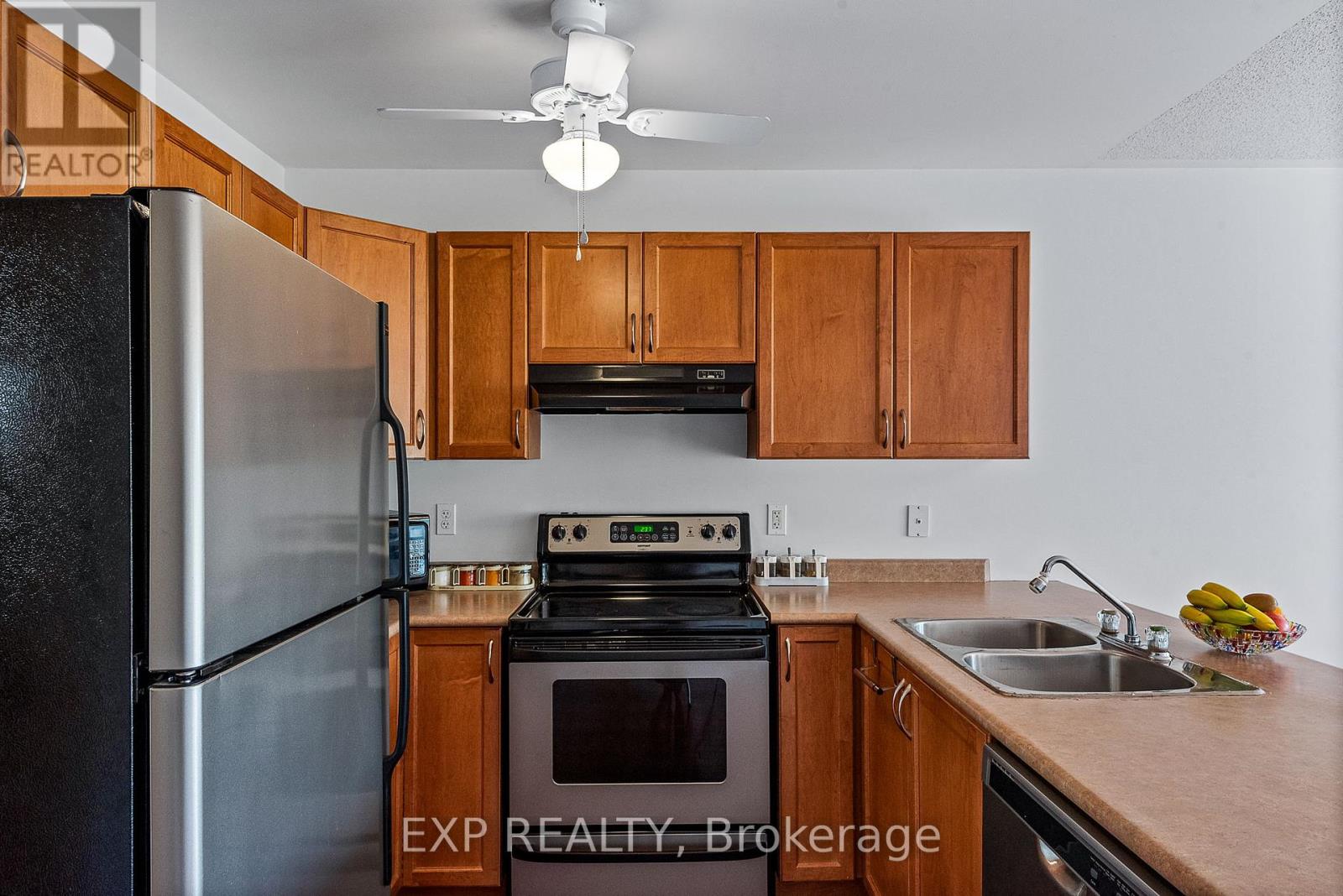614 Clancy Crescent Property Photo 33