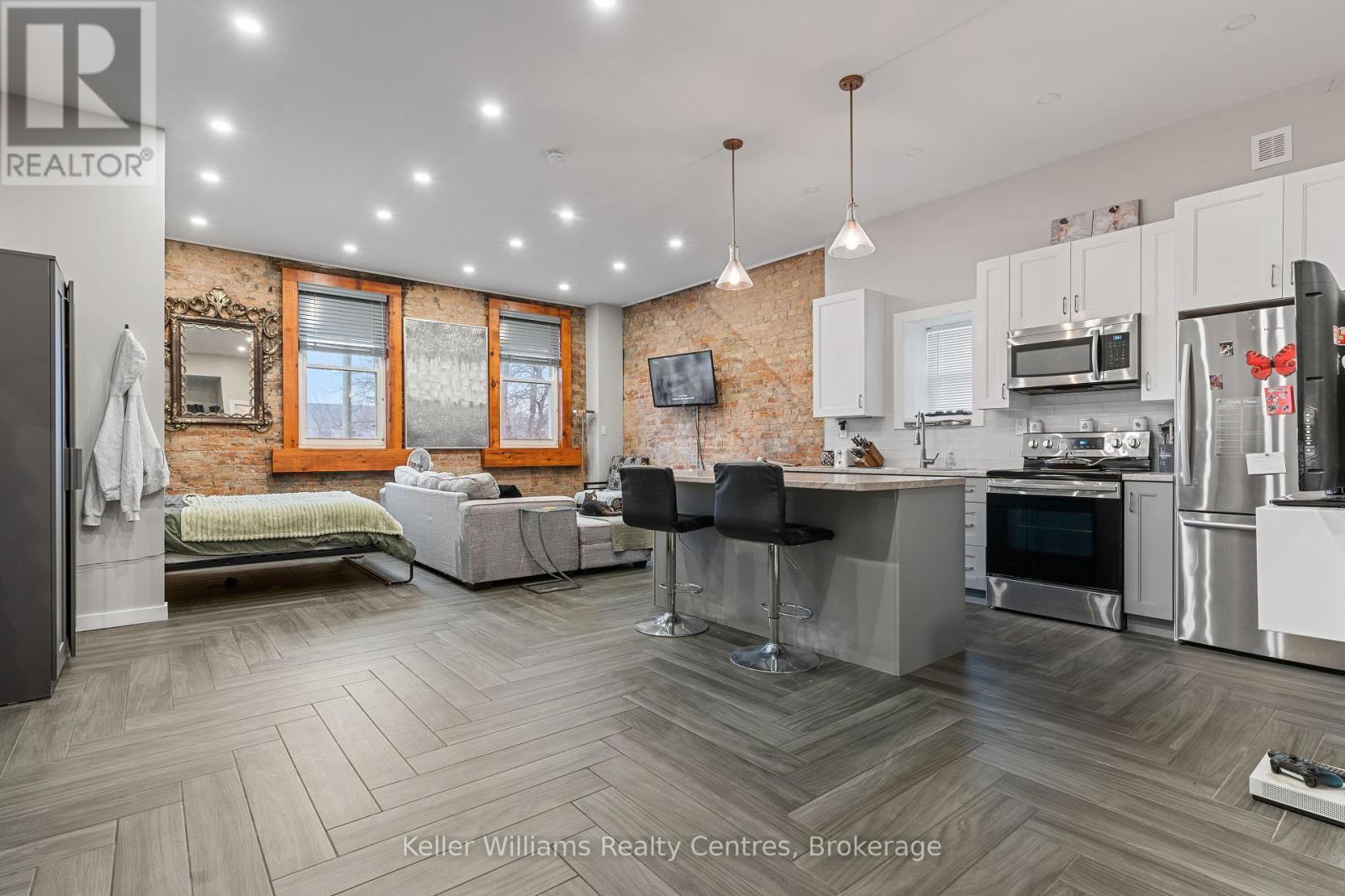 314 8th Street E Property Photo 18