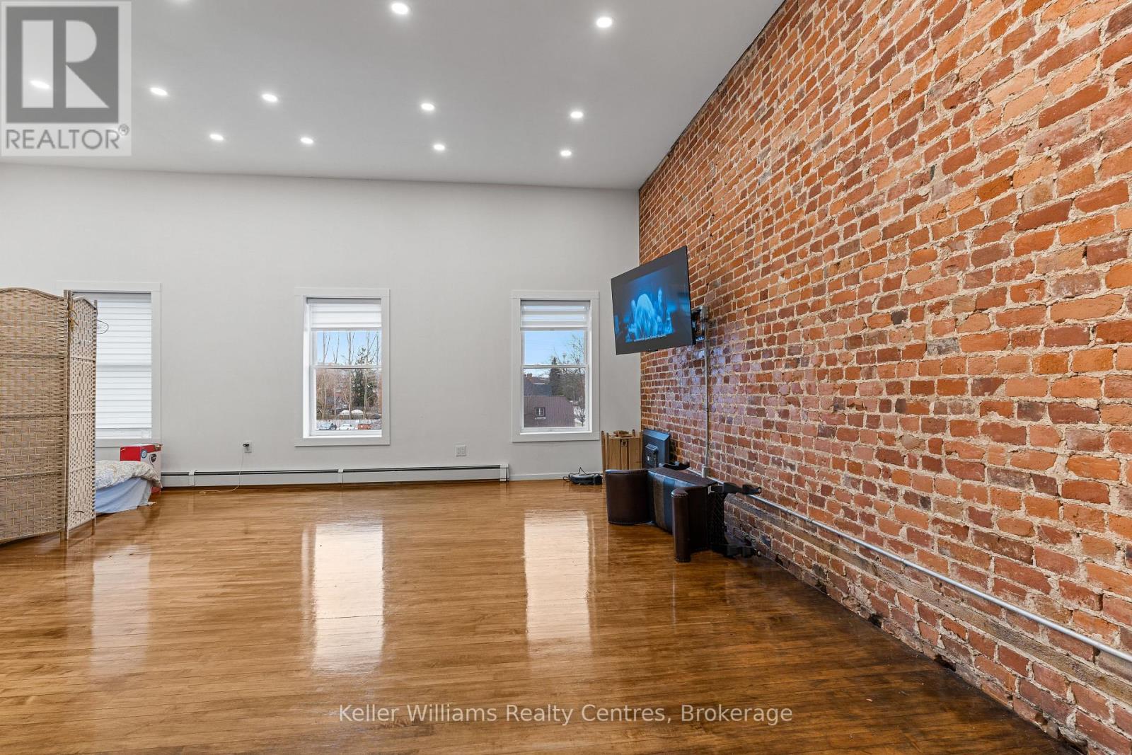 314 8th Street E Property Photo 26