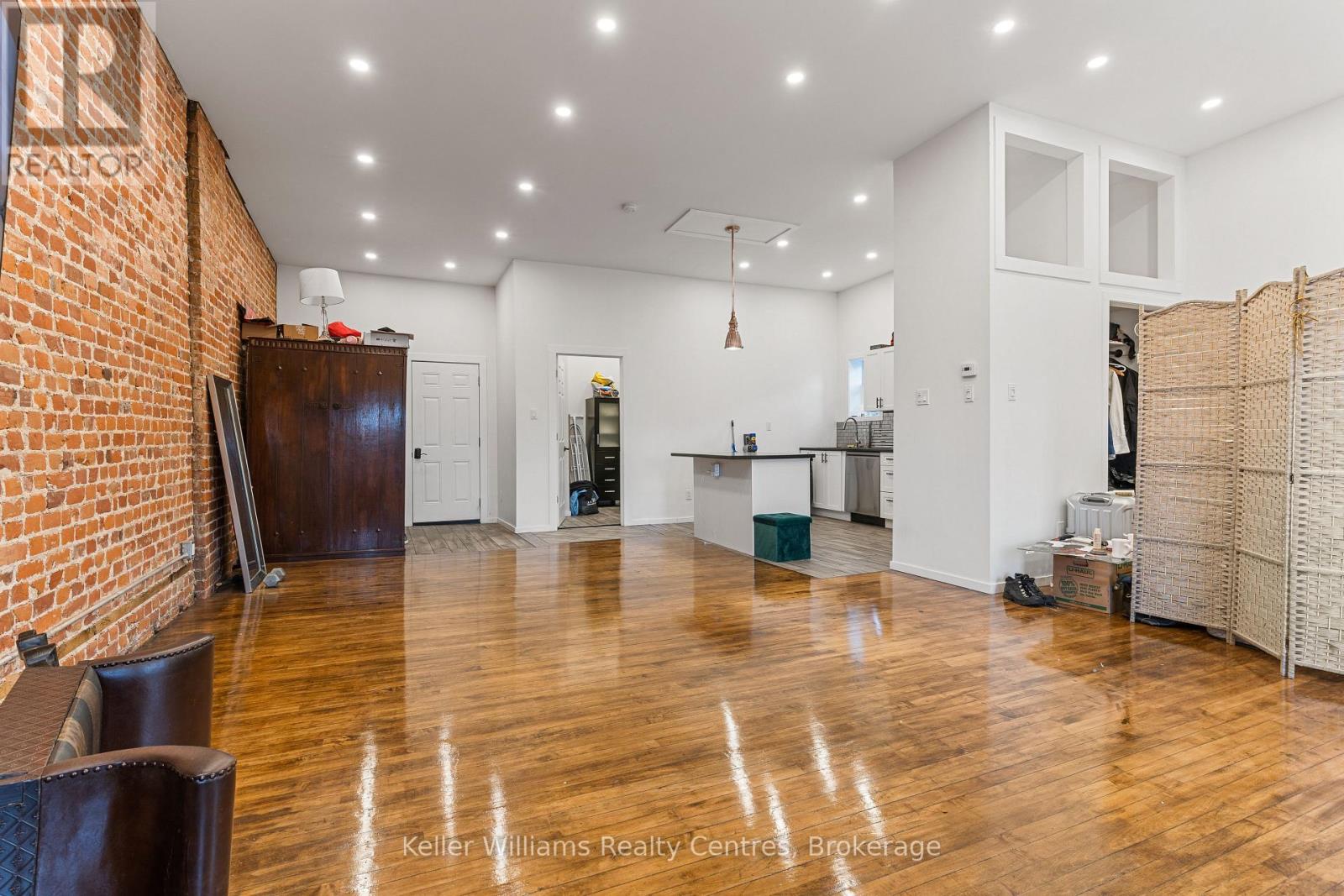 314 8th Street E Property Photo 27