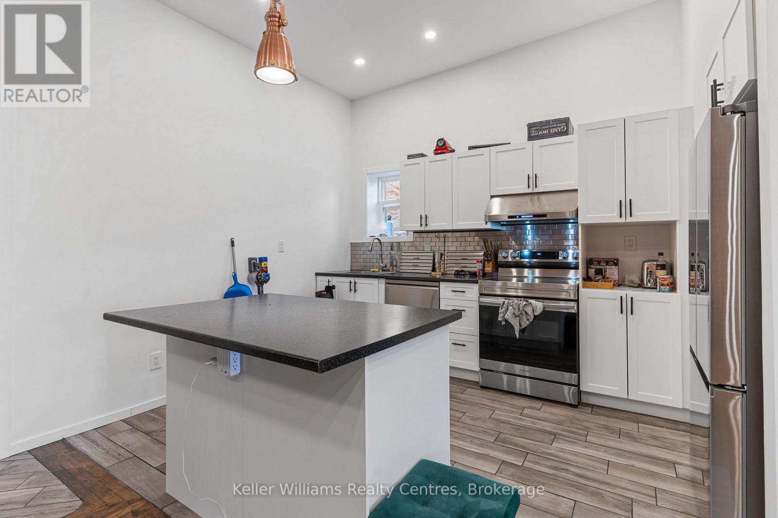 314 8th Street E Property Photo 28